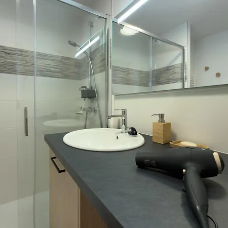 Apartment Roche Parstire 202 Mountain View Centre Near The Slopes Areches